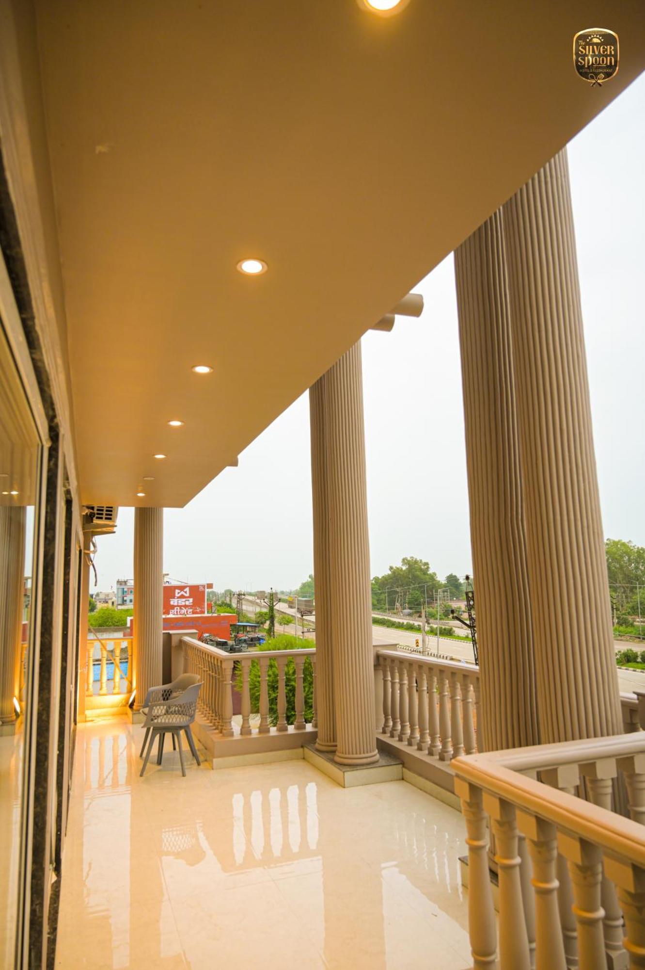 The Silver Spoon Hotel & Restaurant Bundi Exterior photo