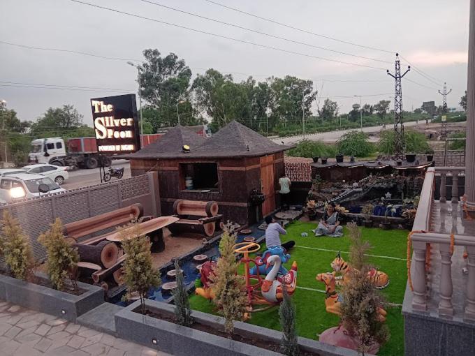 The Silver Spoon Hotel & Restaurant Bundi Exterior photo